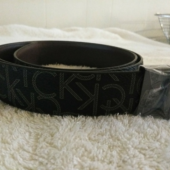 CALVIN KLEIN MEN'S TWIST REVERSIBLE LEATHER BELT - Picture 8 of 8